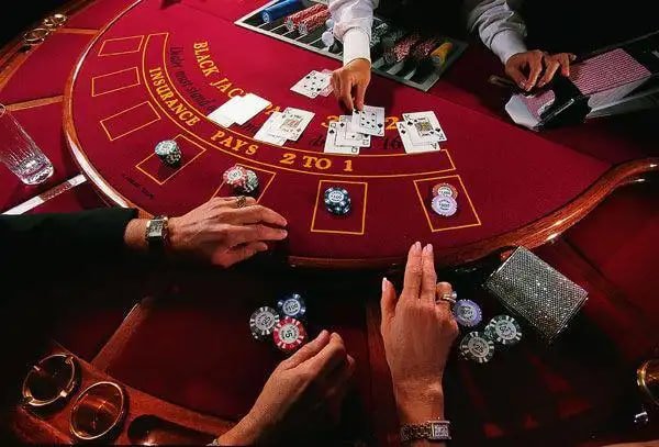 Giao diện ứng dụng winvn trên điện thoại với slot online và thể thao